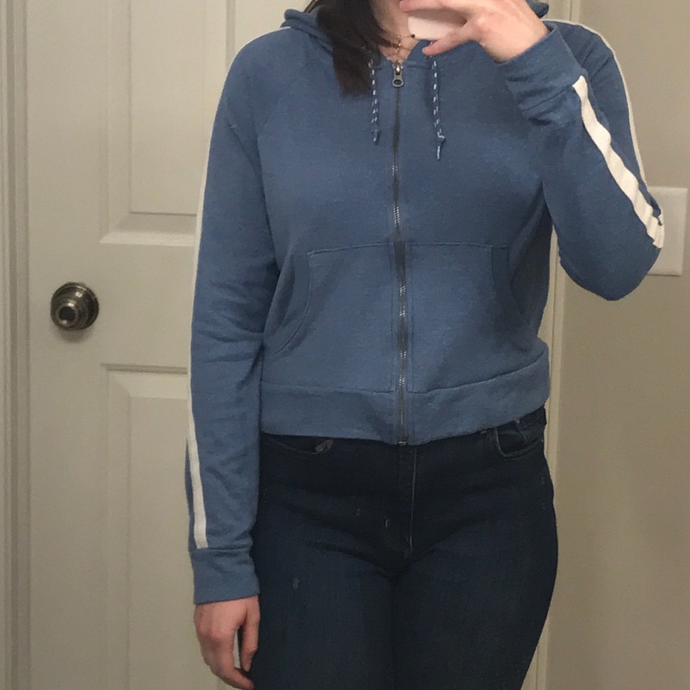 Cropped Aeropostale Sweatshirt